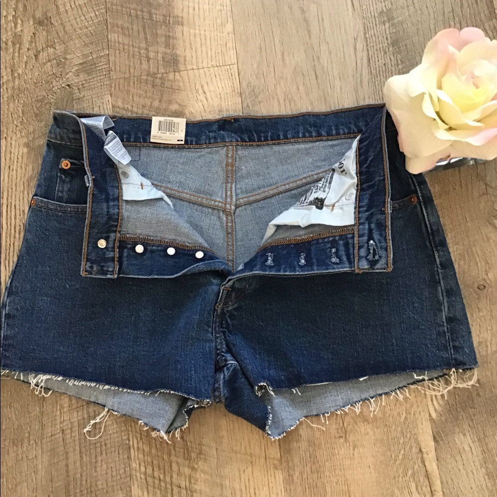 LEVI’S 501 MID RISE SHORTS 🎀 - Picture 3 of 7